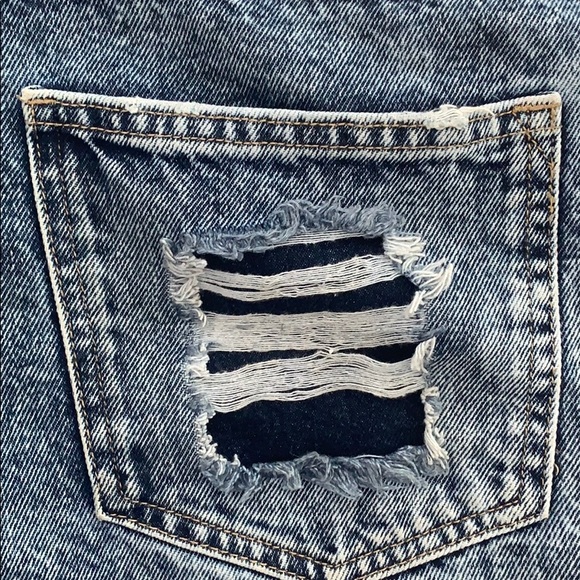 Zara shorts - Picture 6 of 9